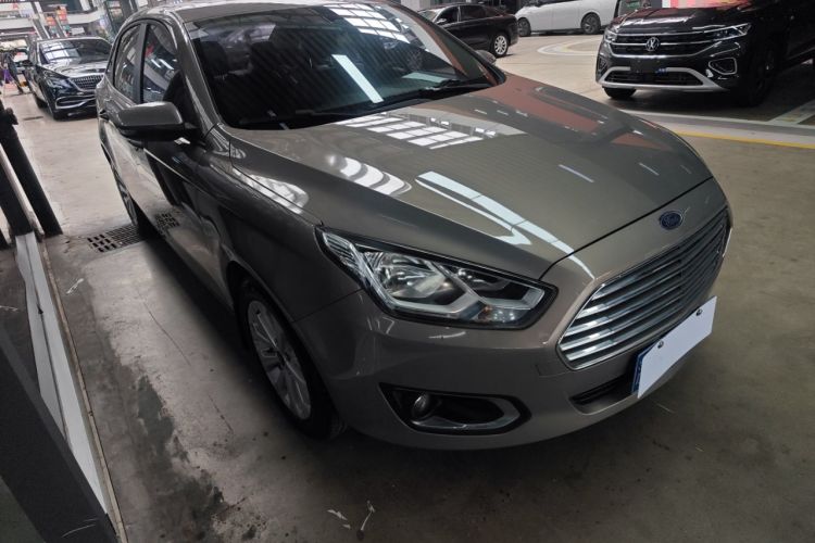 Used Ford Escort 2015 1.5L Automatic Fashion Model Front Right 45 Deg