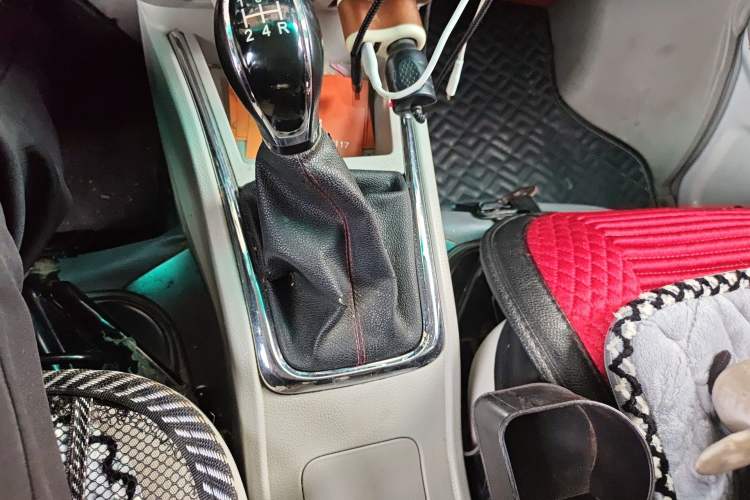 Used Jinbei New Hiace X30L 2021 1.5L Wealth Edition Bus Non-Air-Conditioned China VI Standard SWC15M
