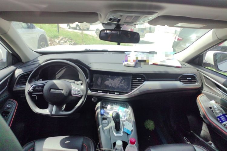 Used Haval F7 2021 1.5T Two-Wheel Drive iXuan Center Console