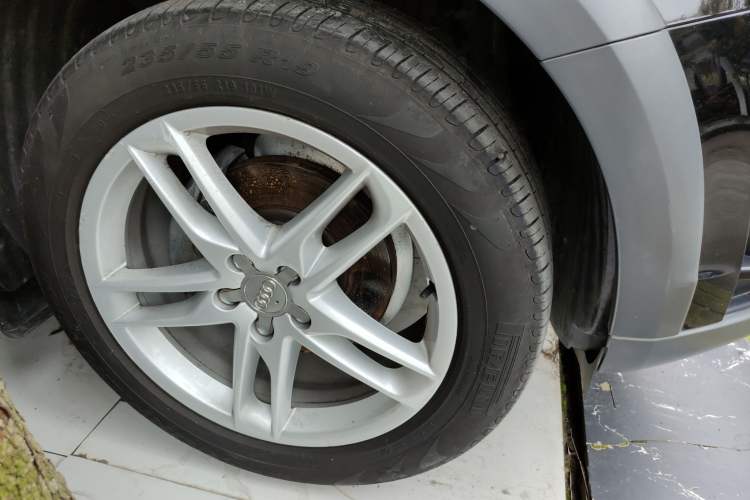 Used Audi Q5 2017 Plus 40 TFSI Technology Model Right Front Wheel Hub