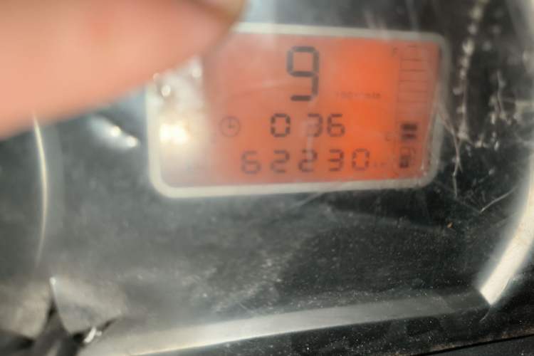 Used BAIC Weiwang 306 2011 1.3L Comfort version 7 seats Odometer Close Up