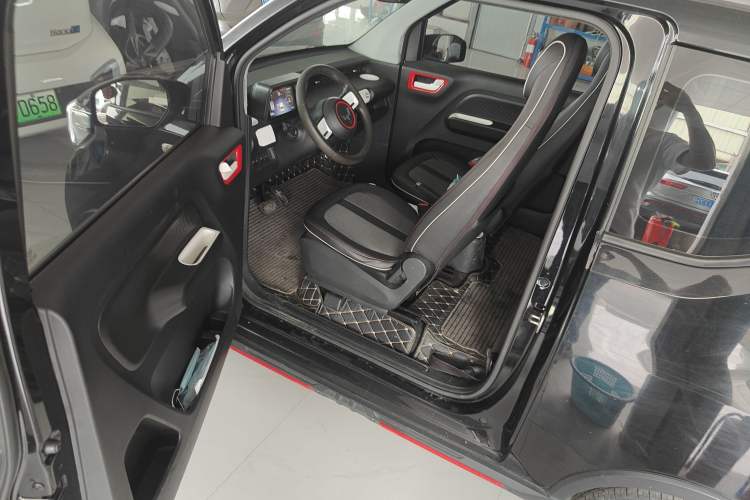 Used Wuling Hongguang MINIEV 2022 GAMEBOY 300km Enthusiast Model with Lithium Iron Phosphate Driver Seat