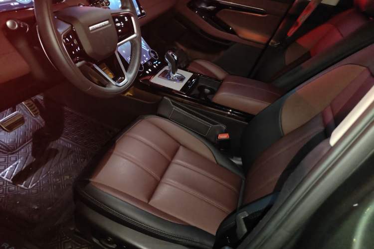 Used Land Rover Range Rover Evoque 2023 Aurora L 249 PS Luxury Edition