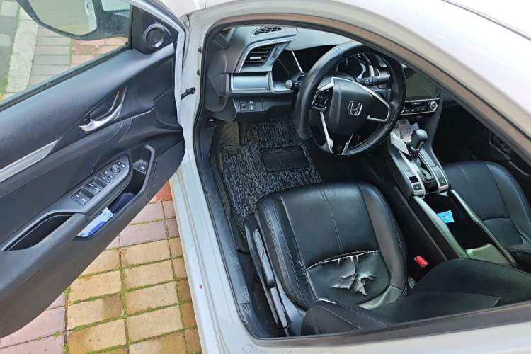 Used Honda Civic 2016 220TURBO CVT Luxury Edition
