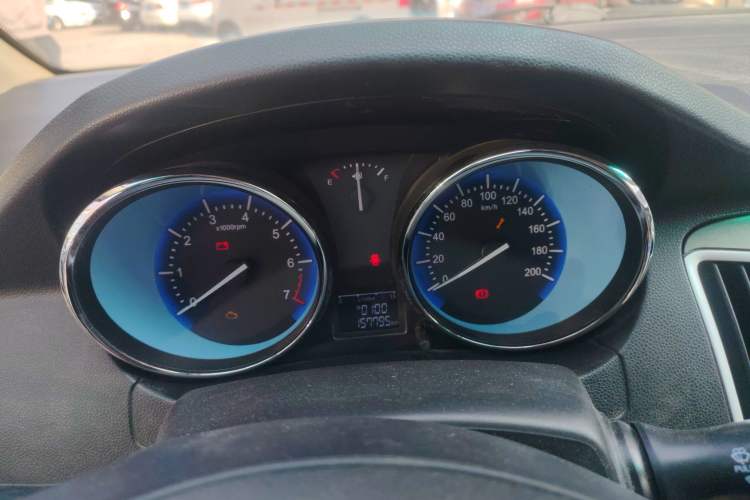 Used Cowin C3 2015 1.5L Manual Gold Diamond Edition
