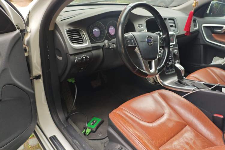 Used Volvo V60 2013 T5 Smart Edition Driver Seat