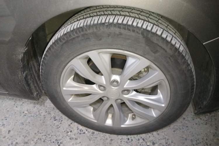 Used Buick GT 2021 Revised Version Flagship 1.5L Automatic Elite Edition Right Front Wheel Hub