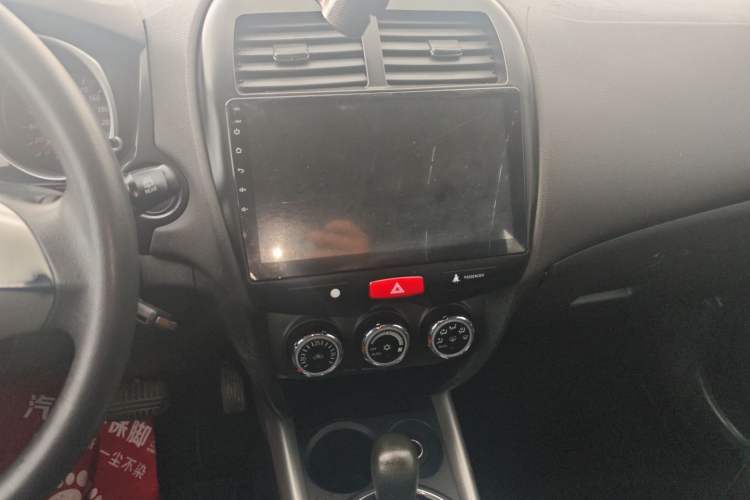 Used Mitsubishi ASX 2013 2.0L CVT Two-Wheel Drive Elite Edition Audio And AC Panel