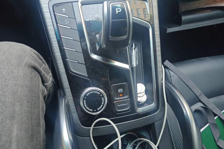 Used Geely Auto Emgrand X7 Sport 2020 1.8TD DCT Smart Connect PRO Gear Lever