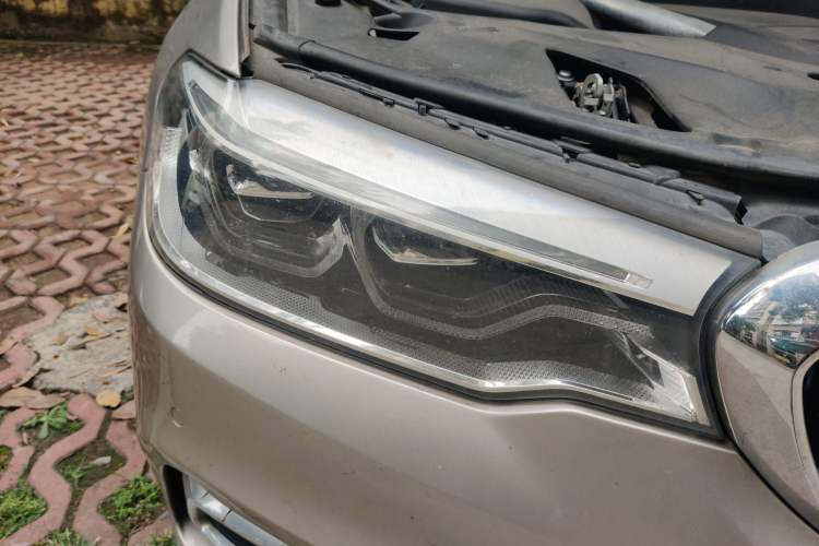 Used BMW 5 Series New Energy 2019 530Le Pioneer Edition Right Front Headlight