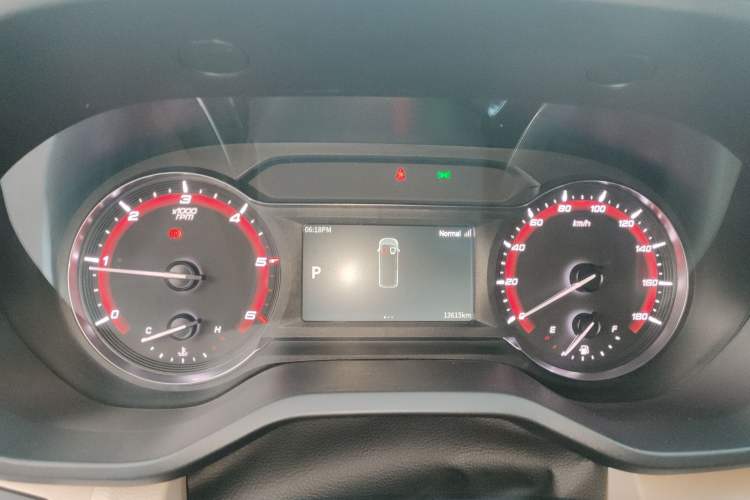 Used SAIC MAXUS Xintu V70 2025 2.0T Automatic Long Wheelbase Low-Roof Luxury 7-Seater
