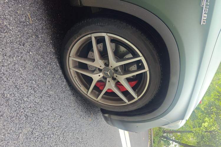 Used Mercedes-Benz GLA AMG 2017 Facelifted AMG GLA 45 4MATIC Right Front Wheel Hub