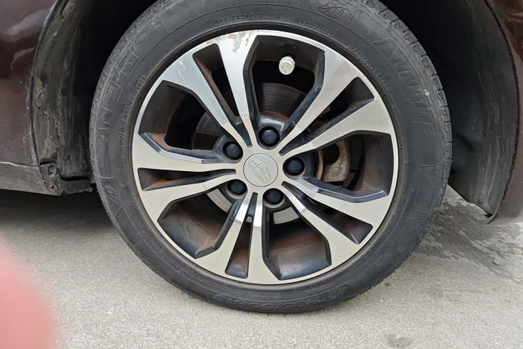 Used Geely Auto Classic Emgrand 2013 Hatchback 1.5L Manual Elite Model Right Front Wheel Hub