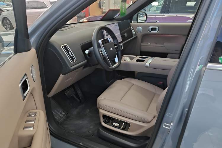 Used Li Auto L8 2025 Max Smart Refresh Edition