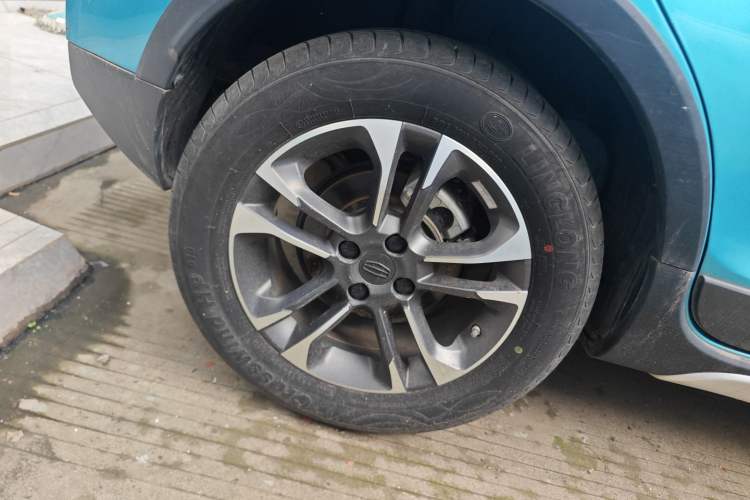 Used Geely Auto Vision X3 2019 Upgraded Model 1.5L Manual Luxury Version
