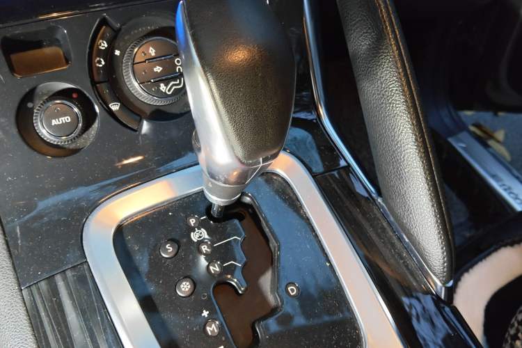 Used Peugeot 3008 2015 2.0L Automatic Trend Edition