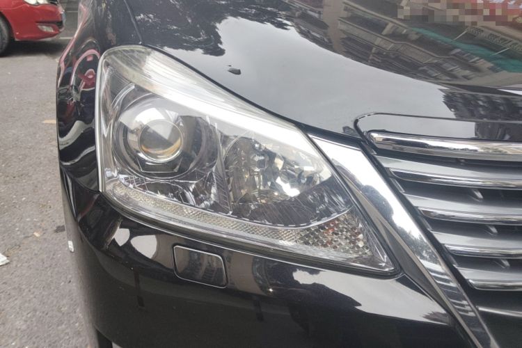 Used Toyota Crown 2012 2.5L Royal Leather Edition
