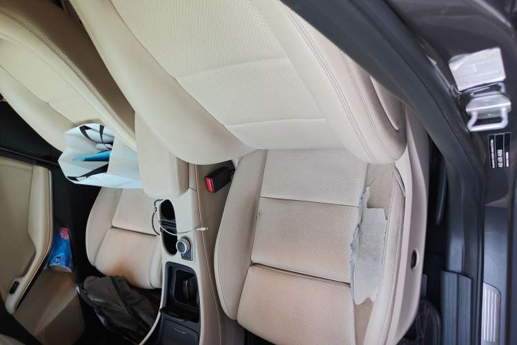 Used Mercedes-Benz GLA 2016 GLA 200 Sport Edition Left Front Seat