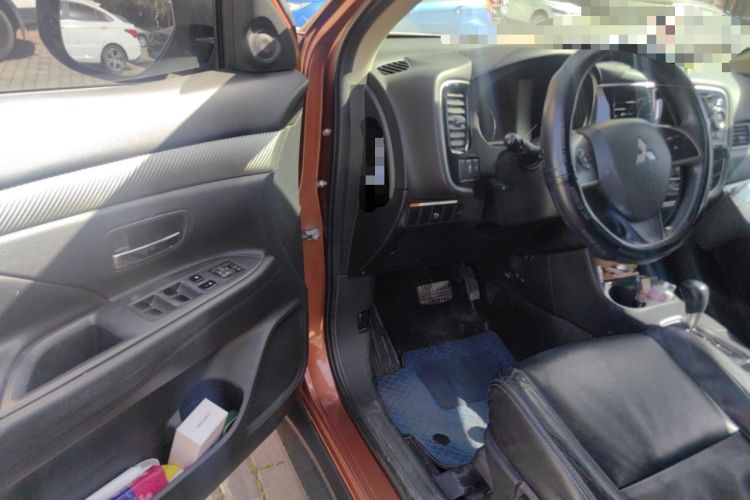 Used Mitsubishi Outlander 2014 2.4L 4x4 Deluxe Value Edition 5 Seats
