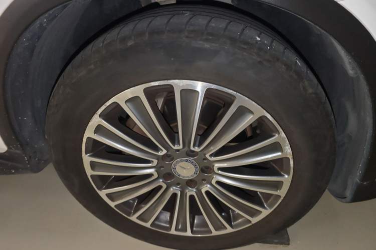 Used Mercedes-Benz GLC 2016 GLC 200 4MATIC Right Front Wheel Hub