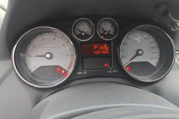 Used Peugeot 308 2014 Enjoy Edition Classic 1.6L Automatic Premium Model Odometer Close Up