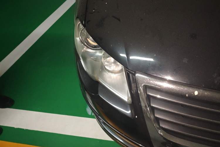 Used Volkswagen Magotan 2007 1.8 TSI Automatic Comfort Model Right Front Headlight