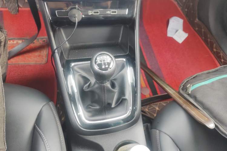 Used Roewe i5 2020 1.5L Manual 4G Connect Leehao Flagship Edition
