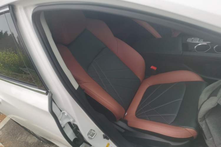 Used CHANGAN Eado 2024 PLUS Blue Whale NE 1.4T GDI DCT High-Energy Edition Right Front Seat