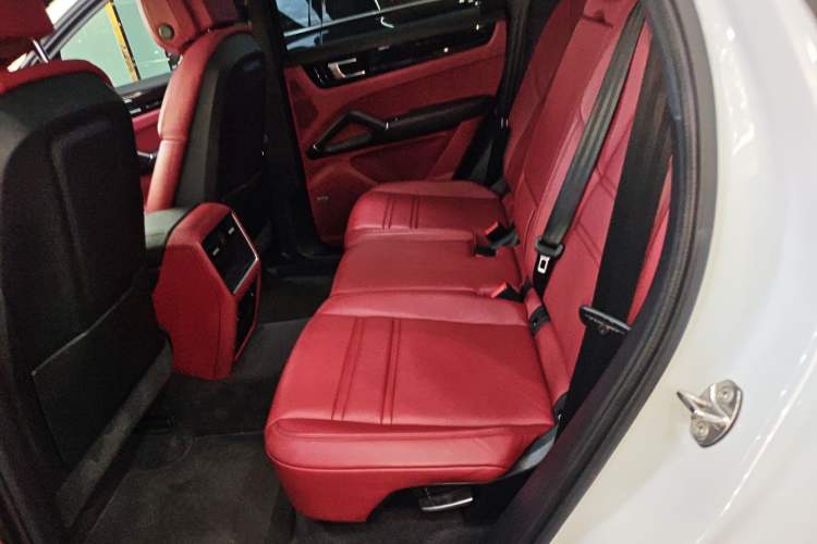 Used Porsche Cayenne 2019 Cayenne 3.0T Left Rear Seat