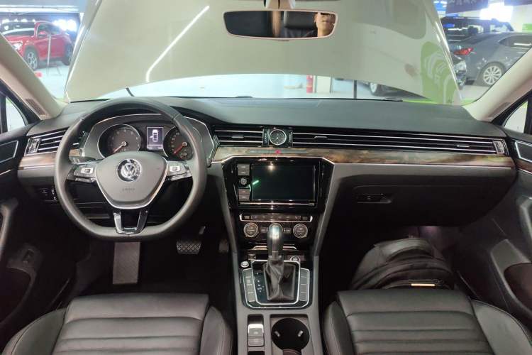 Used Volkswagen Magotan 2019 330TSI DSG Luxury Model China V Standard