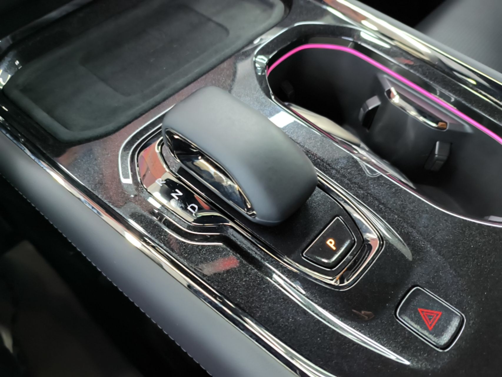 Zeekr 009 2024 Six-Seat Executive Version 4WD 108 kWh — снимка 16