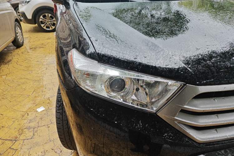 Used Toyota Highlander 2012 2.7L Two-Wheel Drive 7-Seater Luxury Edition Right Front Headlight