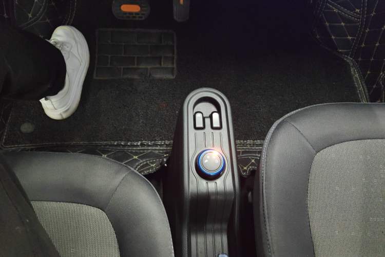 Used Wuling Hongguang MINIEV 2022 Easy Version Lithium Iron Phosphate
