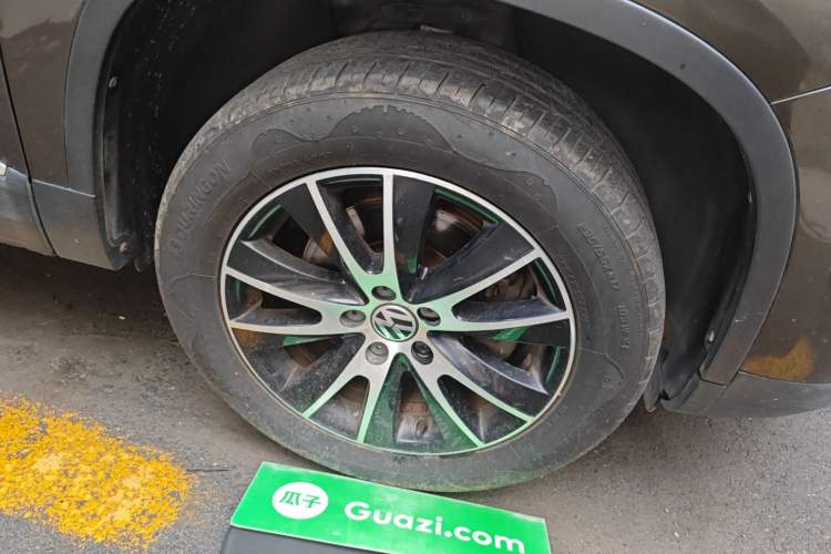 Used Volkswagen Tiguan 2015 2.0 TSI Automatic All-Wheel Drive Luxury Edition
