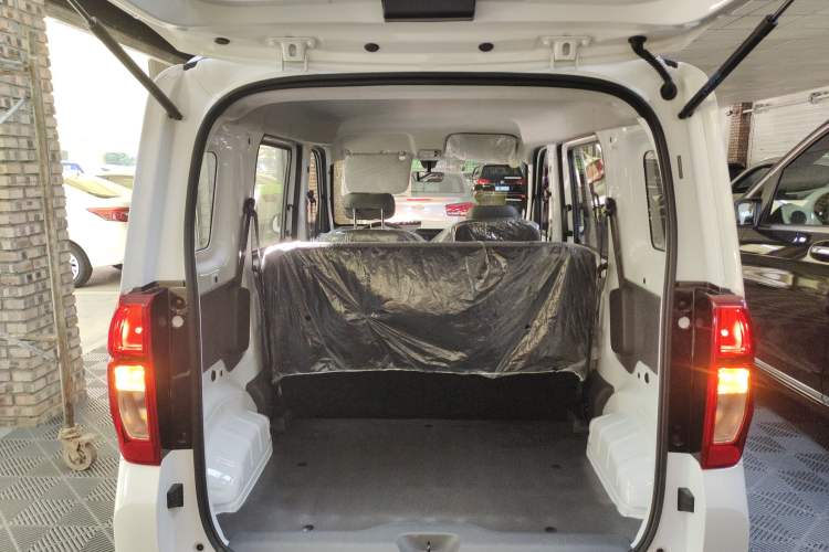 Used Wuling Zhiguang New Energy 2025 Comfort Model