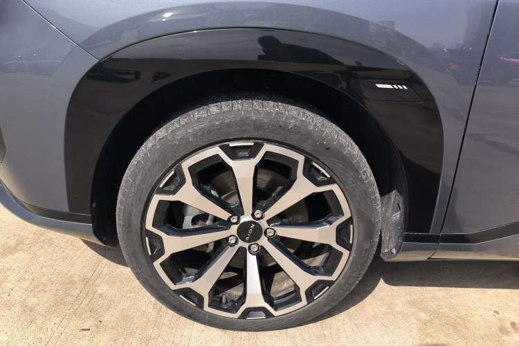 Used AION V 2024 Aion Tyrannosaurus 650 Smart Luxury Edition
