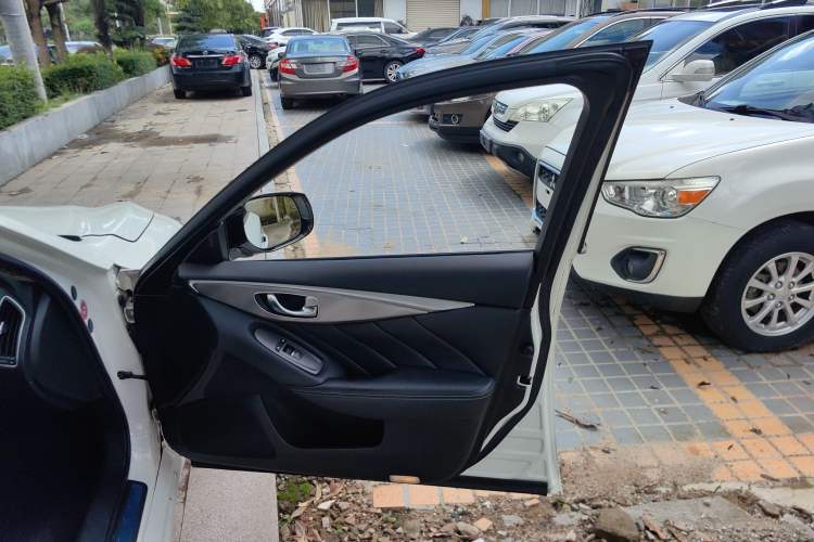 Used Infiniti Q50 2014 2.0T Luxury Edition