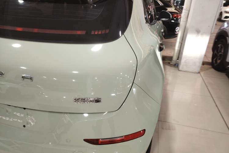 Used ORA Good Cat 2022 Morandi Edition 400km Standard Range Luxury Version Lithium-Ion Battery
