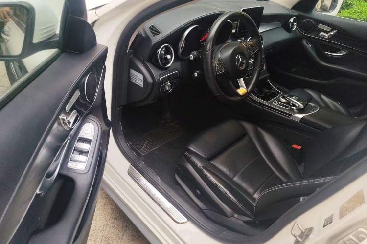 Used Mercedes-Benz C-Class 2015 Revised C 200 L Sport Edition Driver Seat