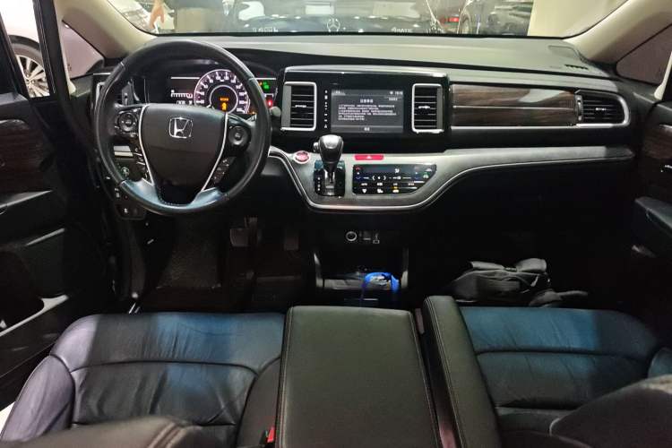 Used Honda Elysion 2016 2.4L Luxury Edition Center Console