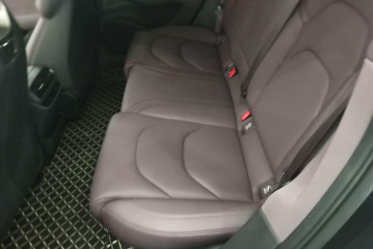 Used Xiaomi Auto SU7 2024 Rear-Drive Standard Founder Edition
