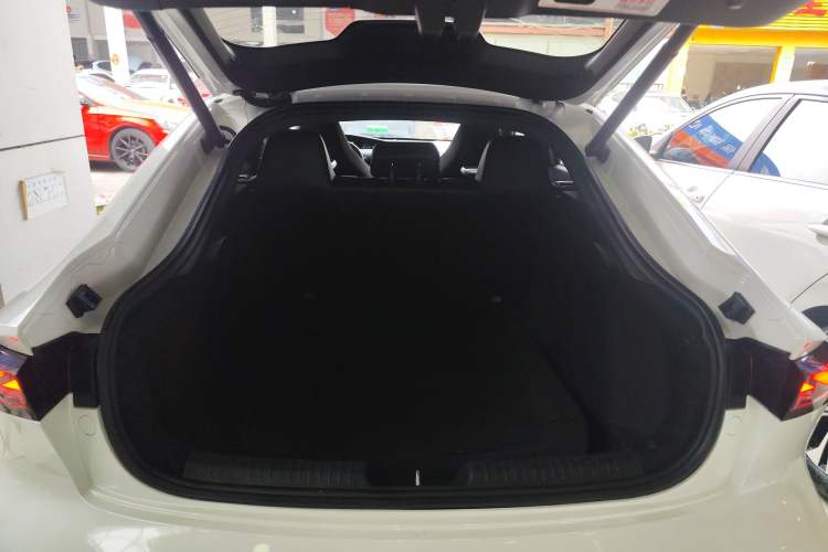 Used CHANGAN UNI-V 2023 1.5T Prestige Model
