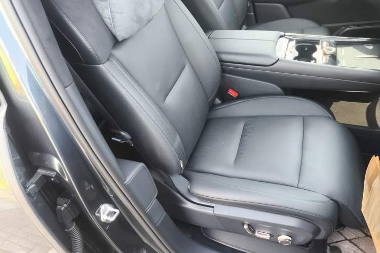 Used Lynk & Co 900 2025 2.0T Ultra