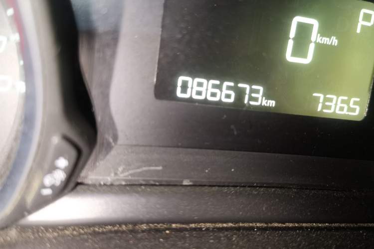 Used Peugeot 308S 2015 1.2T Automatic Jingchi Edition Odometer Close Up