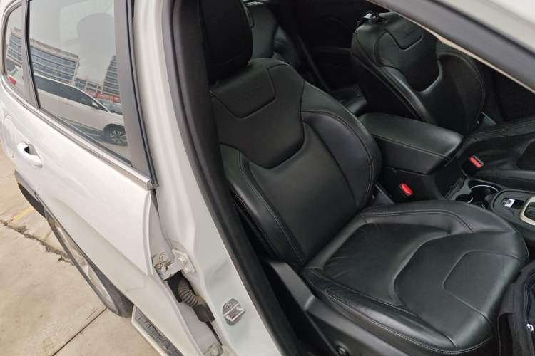 Used Jeep Cherokee 2016 2.4L Superior Edition