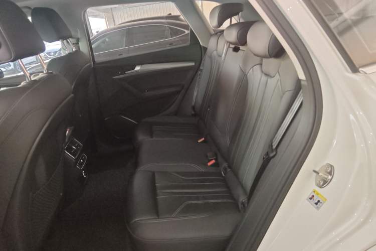 Used Audi Q5L 2022 40T Fashionable and Dynamic Model
