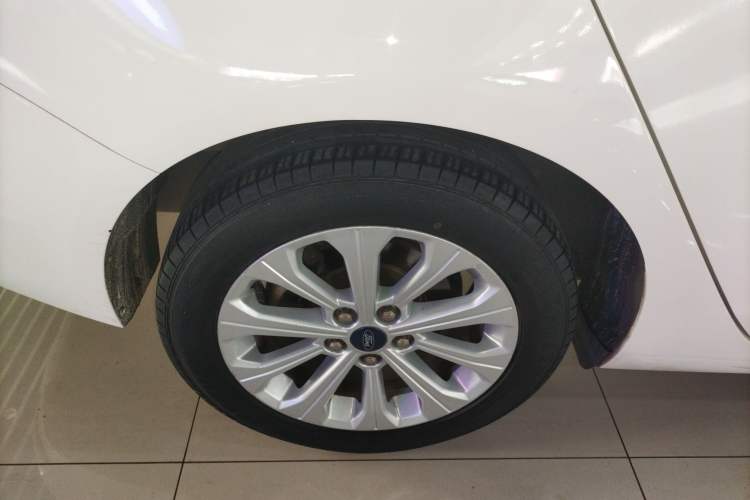 Used Ford Escort 2017 Happiness Edition 1.5L Automatic Fashion Version Right Rear Wheel Hub