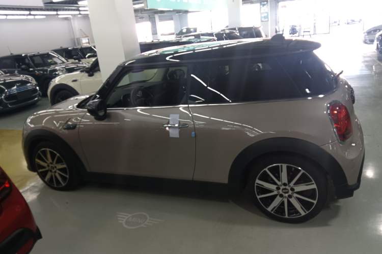 Used MINI MINI 2023 Updated 1.5T COOPER Artist
