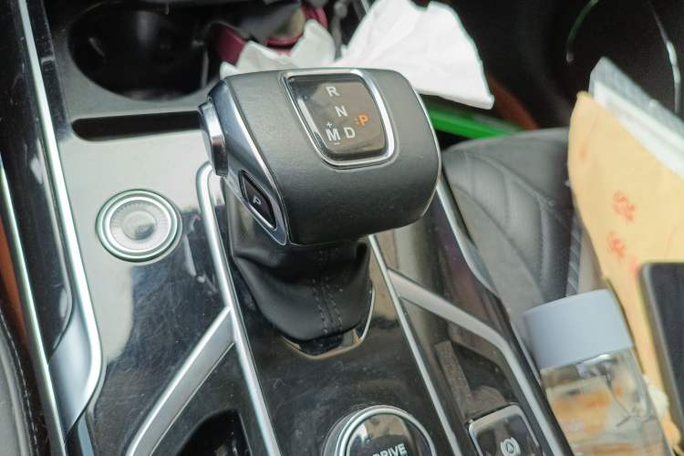 Used Hongqi HS5 2022 Revised Version 2.0T Smart Connect Flagship Edition
