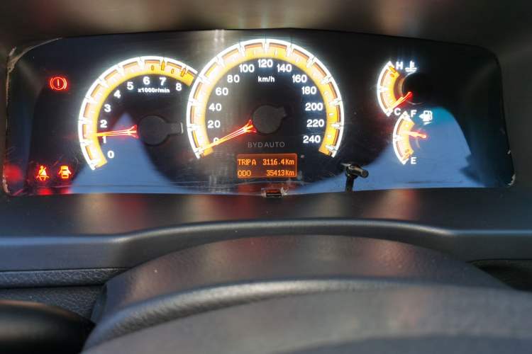 Used BYD F3 2015 Energy-Saving Edition 1.5L Manual Luxury Model Odometer Close Up